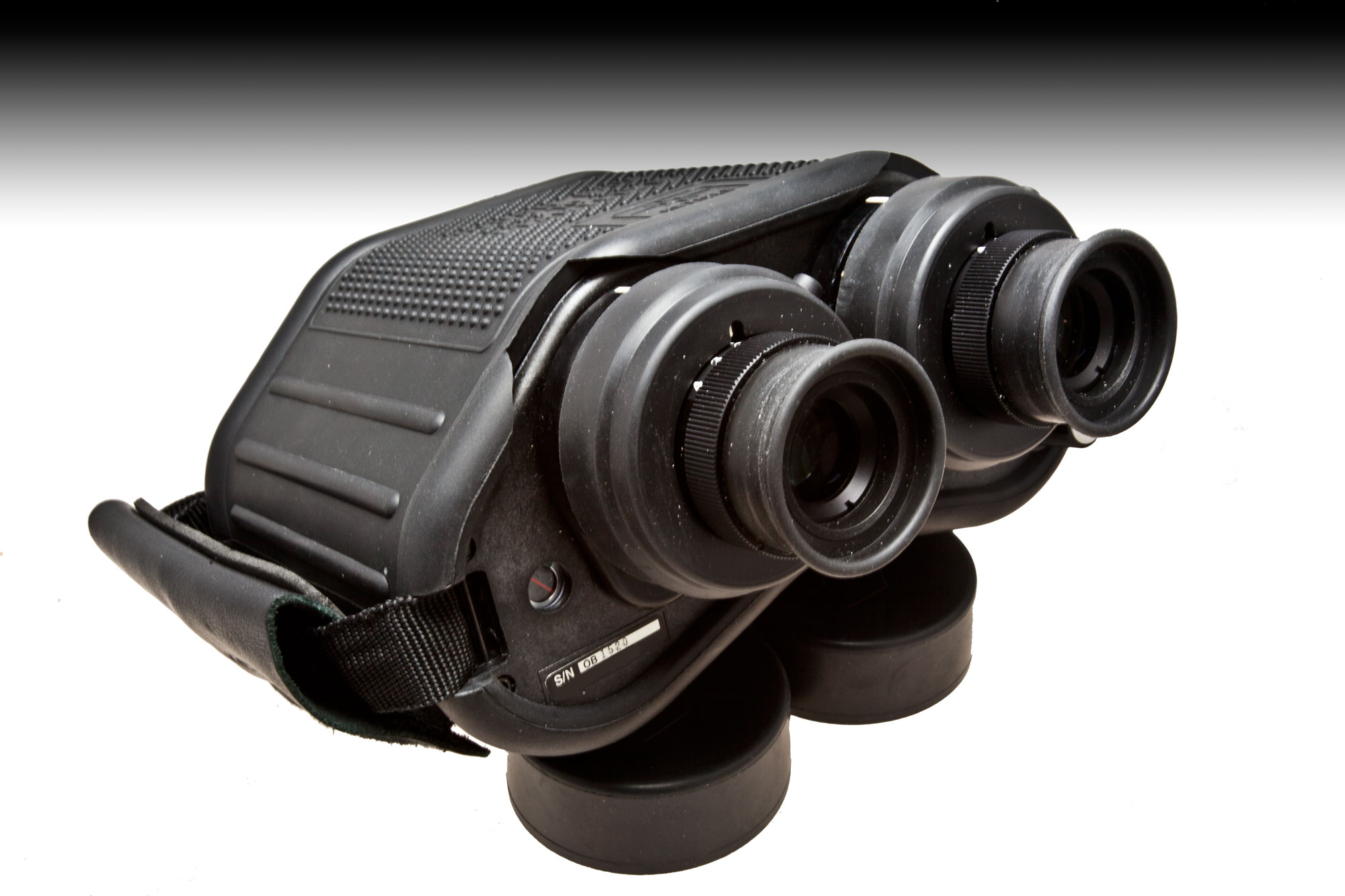 Stedi-Eye Oberser Stabilized Binoculars