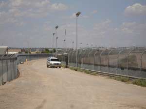 US & Mexico border near El Paso